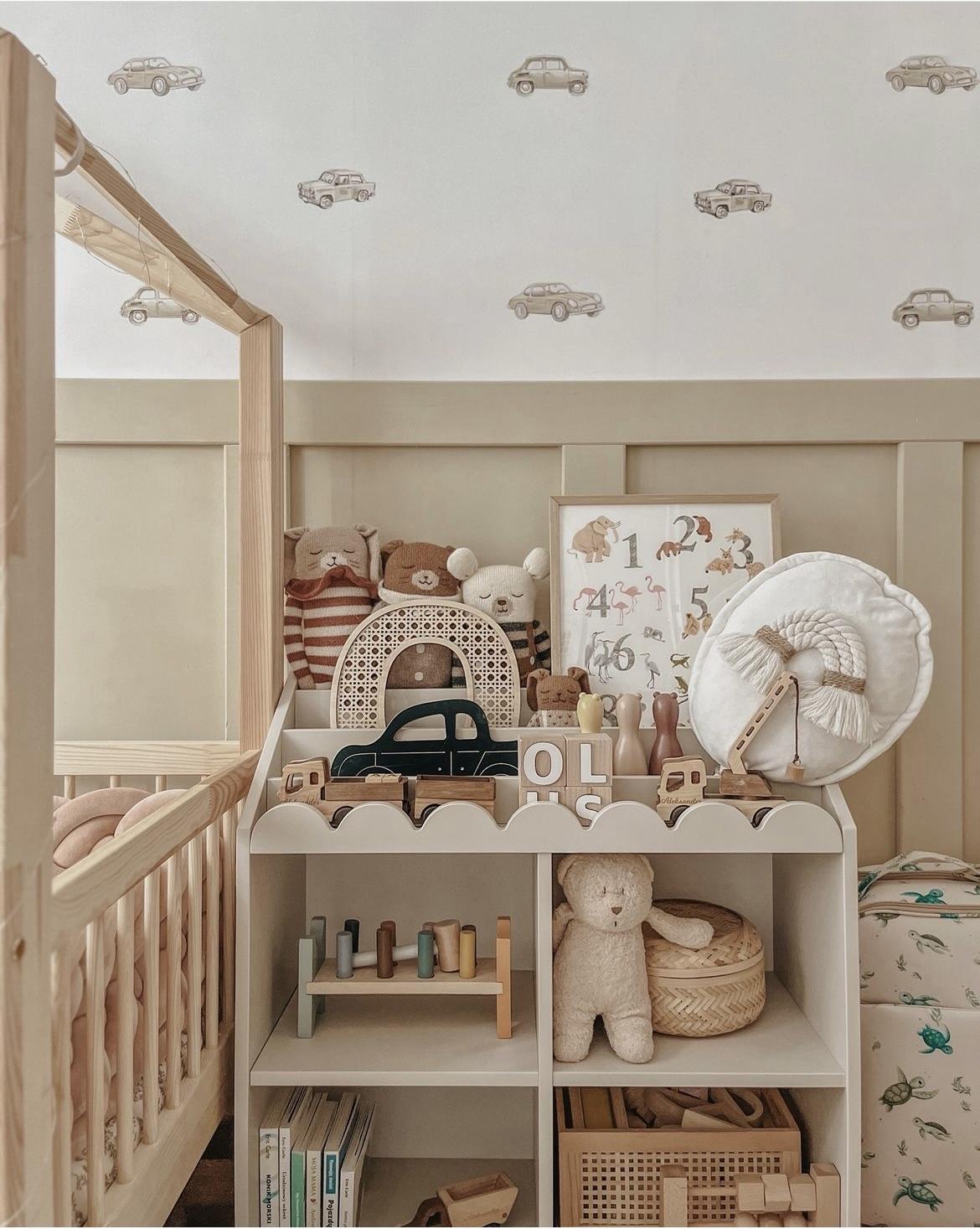 Incorporate⁢ shelves ⁢for⁤ books⁣ and ​toys‍ in your Nursery Nook