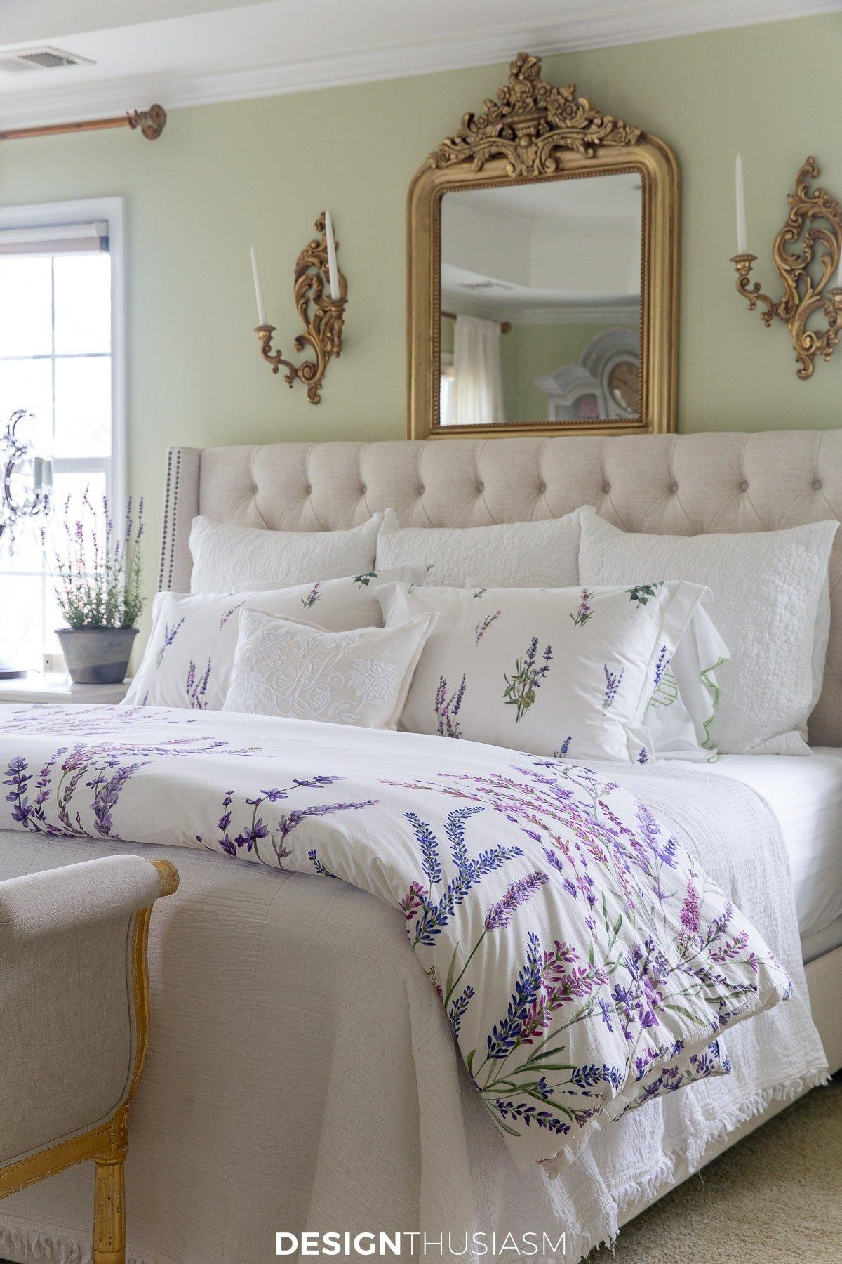 French Provencal Bedroom: Capture romantic elegance with‌ floral patterns and soft colors