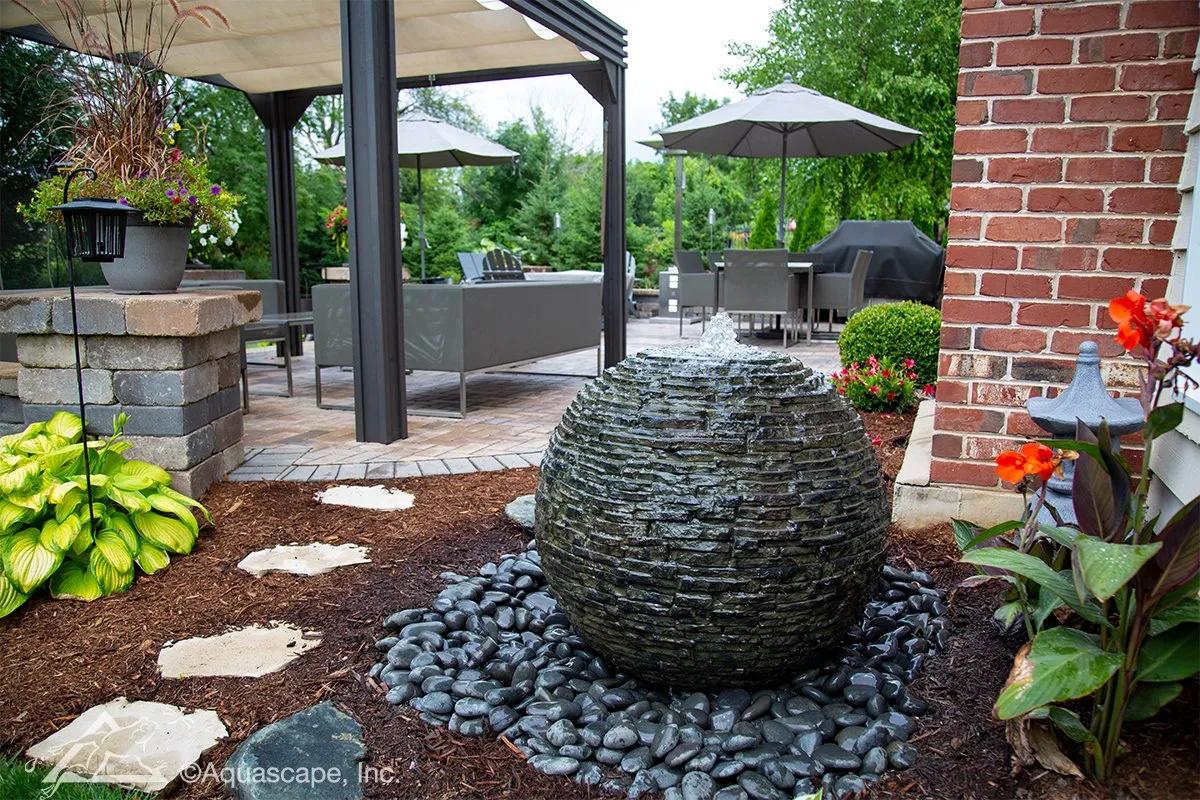 Integrate a⁣ calming water feature to enhance tranquility in front yard landscaping