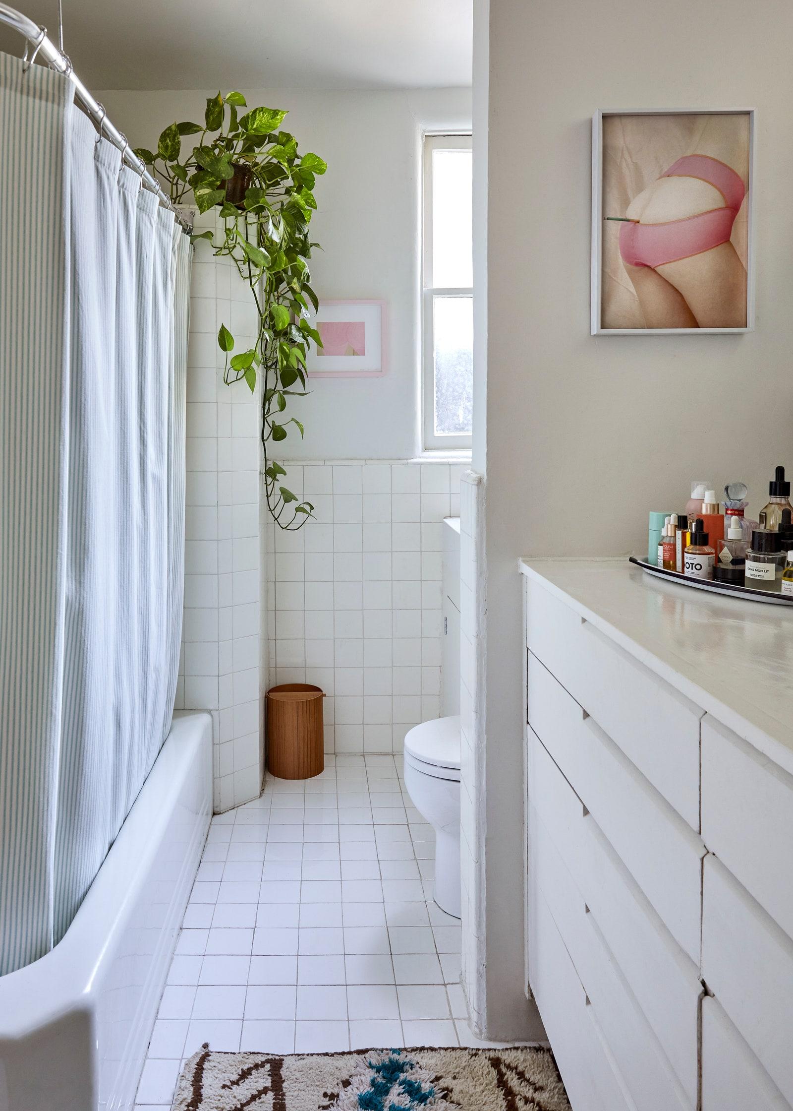 Create a cohesive theme to‌ unify your small bathroom’s⁤ aesthetic