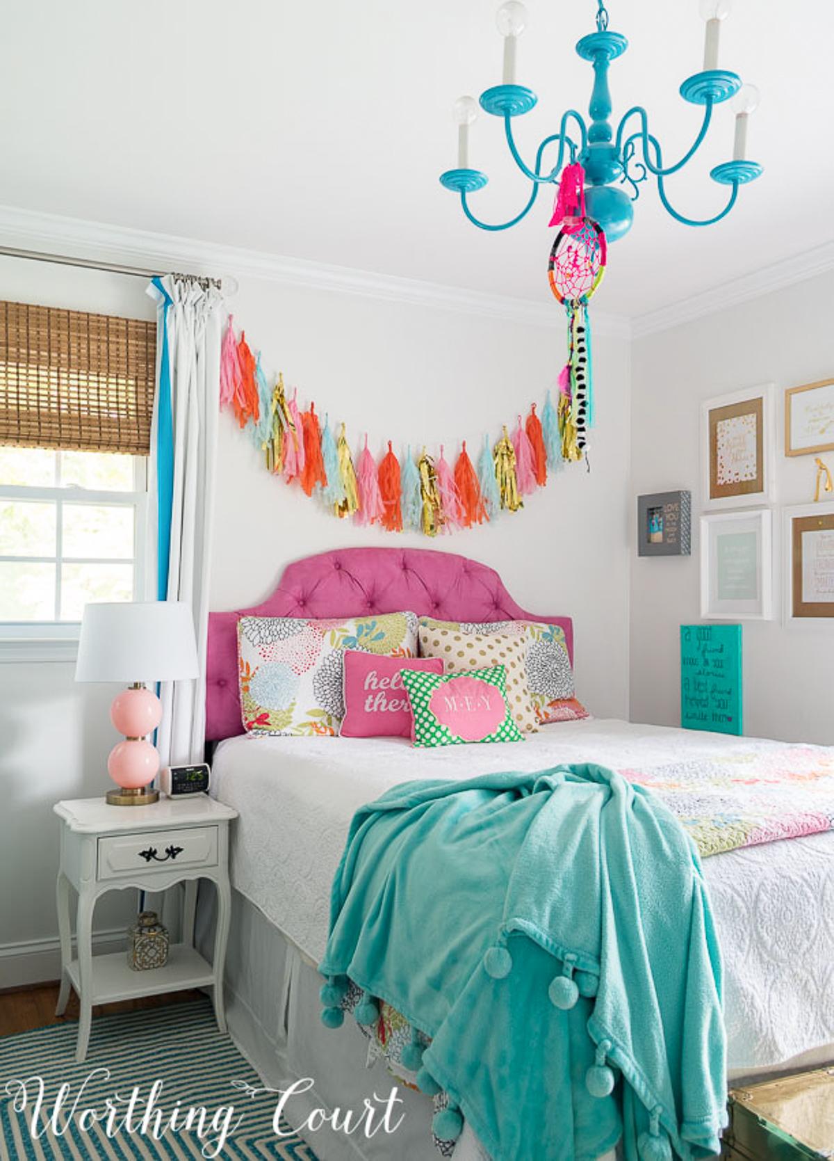 Colorful curtains ‍can dramatically change the mood of your teen girl bedroom