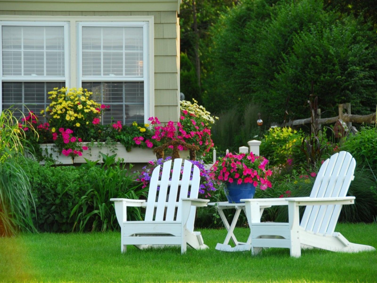 Implement a cozy seating area in your Front Yard Landscaping to encourage⁤ outdoor relaxation