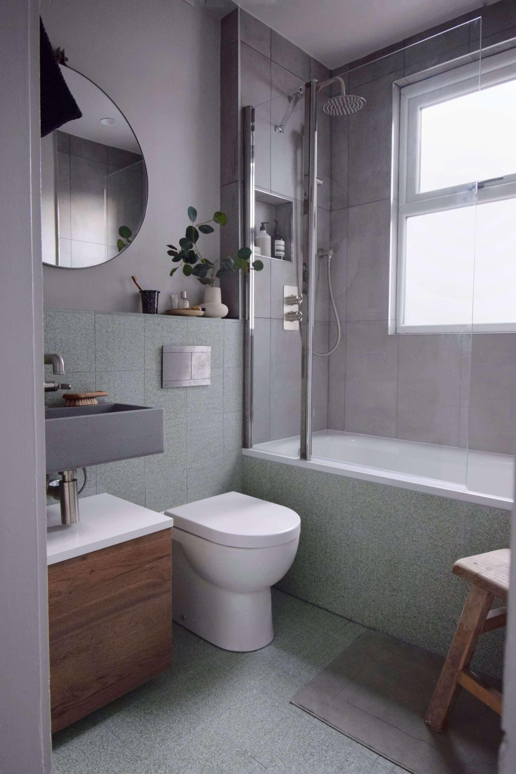 Minimalist bathroom designs​ prioritize simplicity⁤ and functional elegance