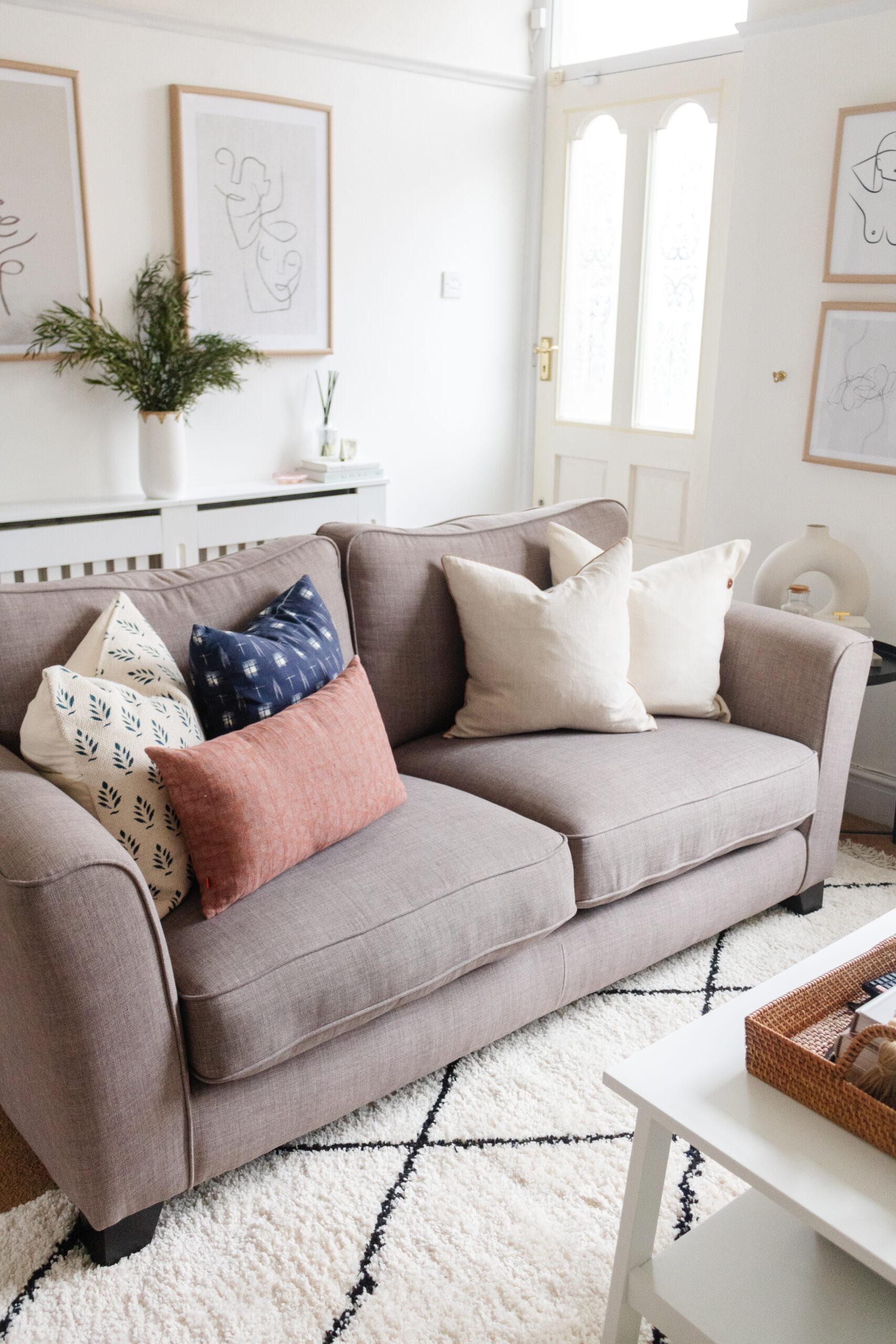 Blend patterns and prints in throw pillows for a cozy eclectic living room‍ feel