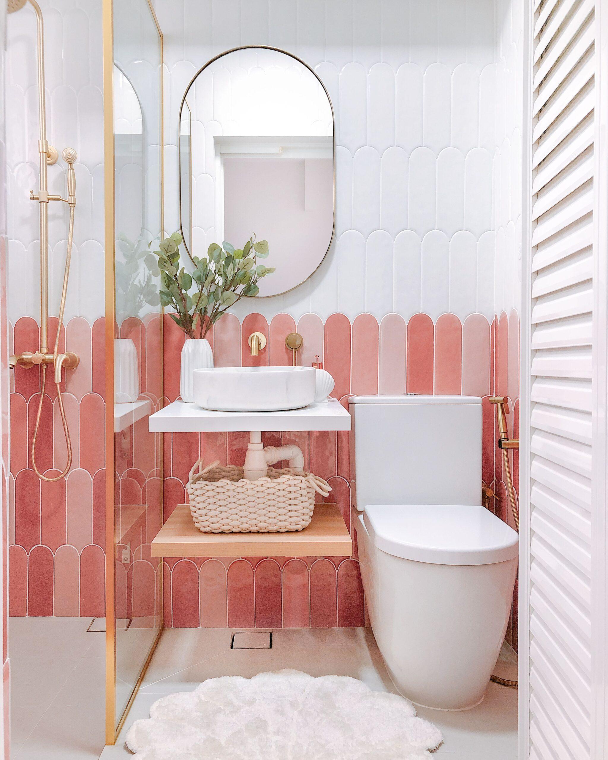 Keep decor simple to avoid clutter in small bathroom