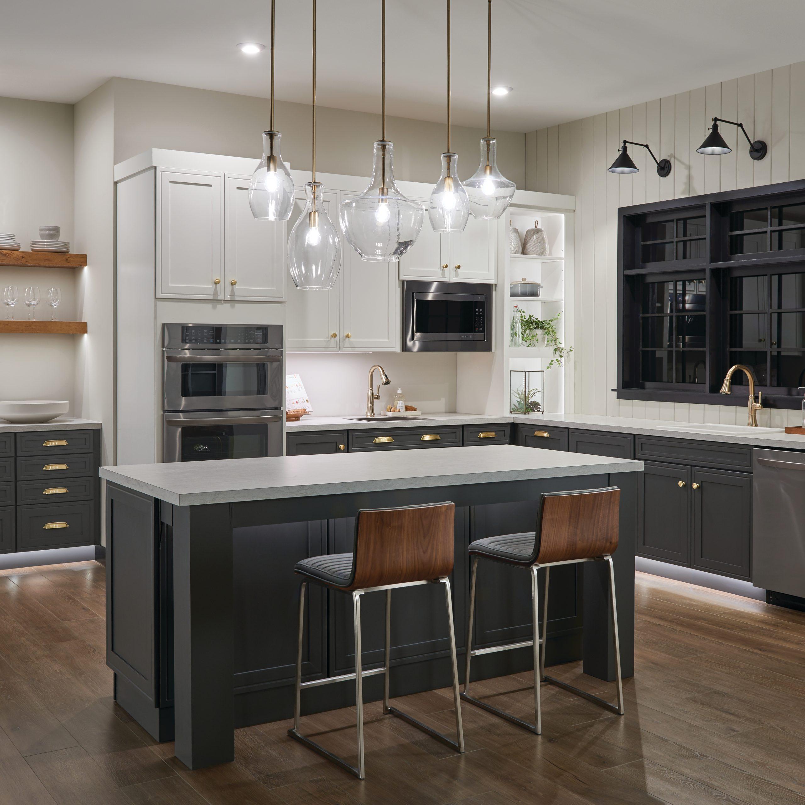 Mixed finishes:⁣ Combine ​different materials and colors to create visual interest ⁢in your ​kitchen