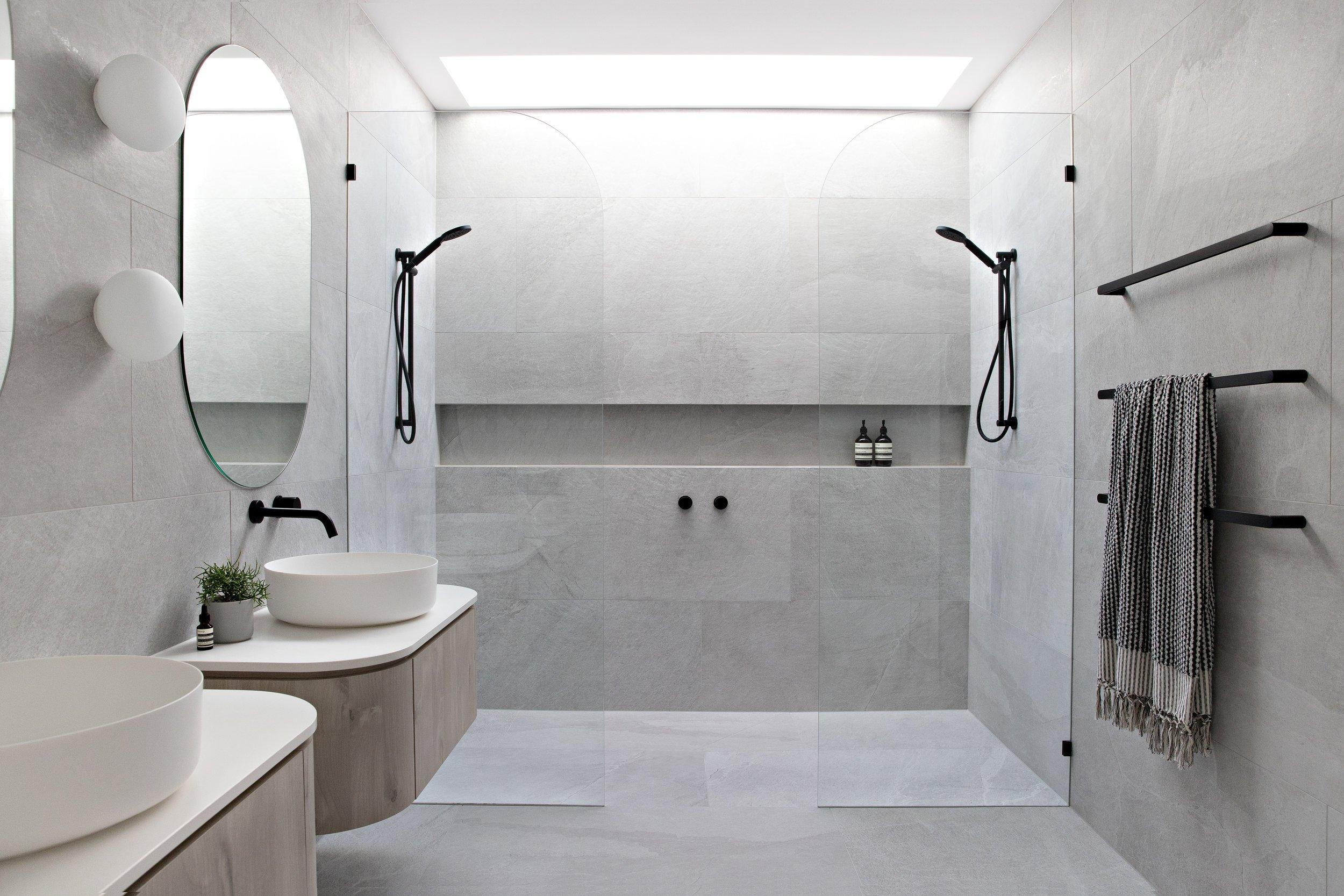 Select a shower niche instead of ⁢bulky shelving in your narrow bathroom