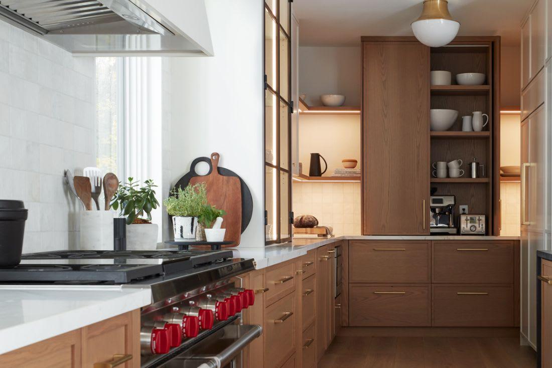 Organize drawers with dividers to maximize‌ efficiency in your galley ​kitchen