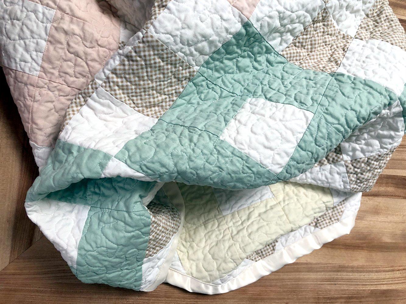 Heirloom quilt adds warmth and‌ nostalgia to‌ your‌ Nursery ⁢Nook