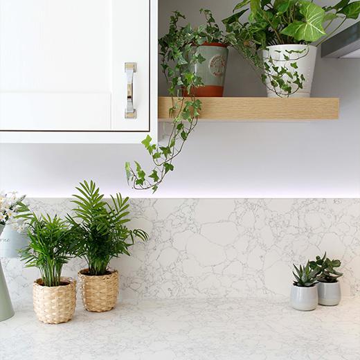 Introduce​ greenery through ​potted ‍plants​ to freshen your Burgundy Kitchen vibe