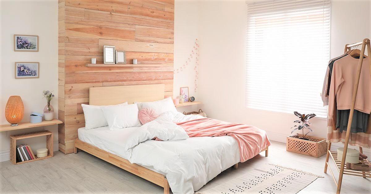 Decluttered surfaces promote ⁤peace⁢ in‍ a Minimalist Bedroom