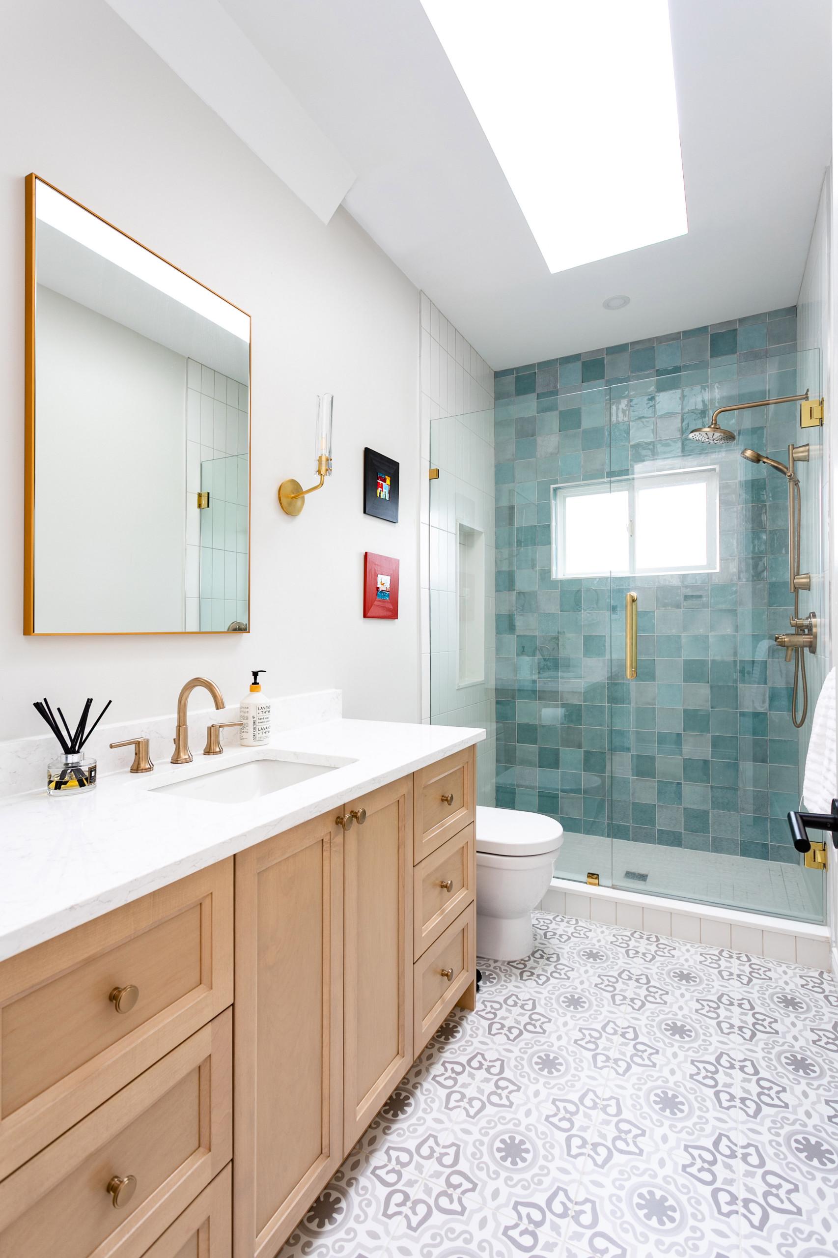 Accent walls make a⁤ striking addition to any bathroom⁢ space