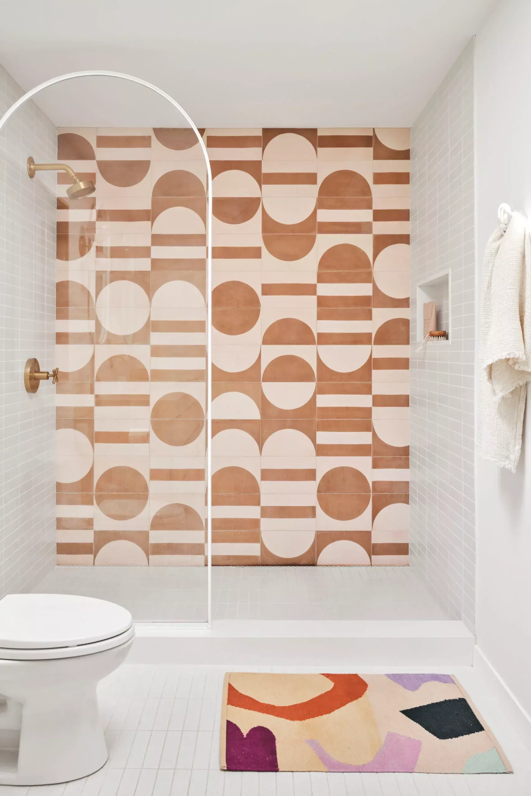 Stunning Tile Designs for Small Bathrooms