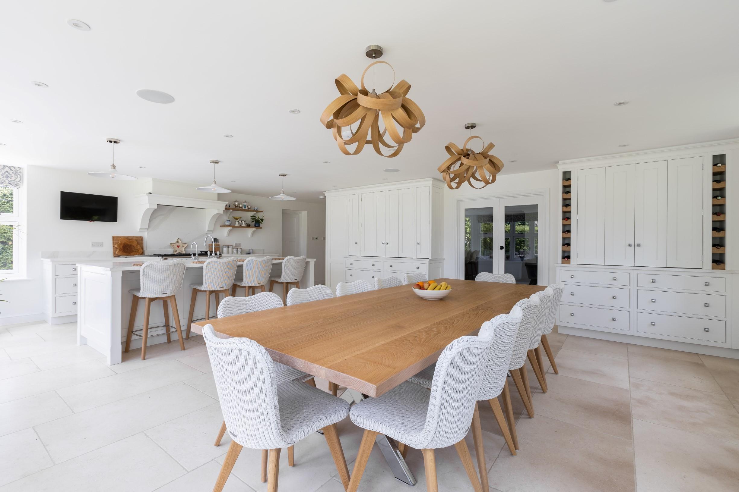 A ⁢spacious layout ‌encourages conversation and makes the Eat-In Kitchen inviting for gatherings