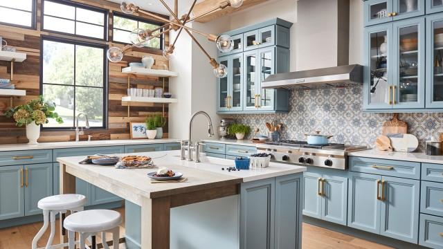 Earthy color‌ palettes ‍evoke a comforting atmosphere in your farmhouse kitchen