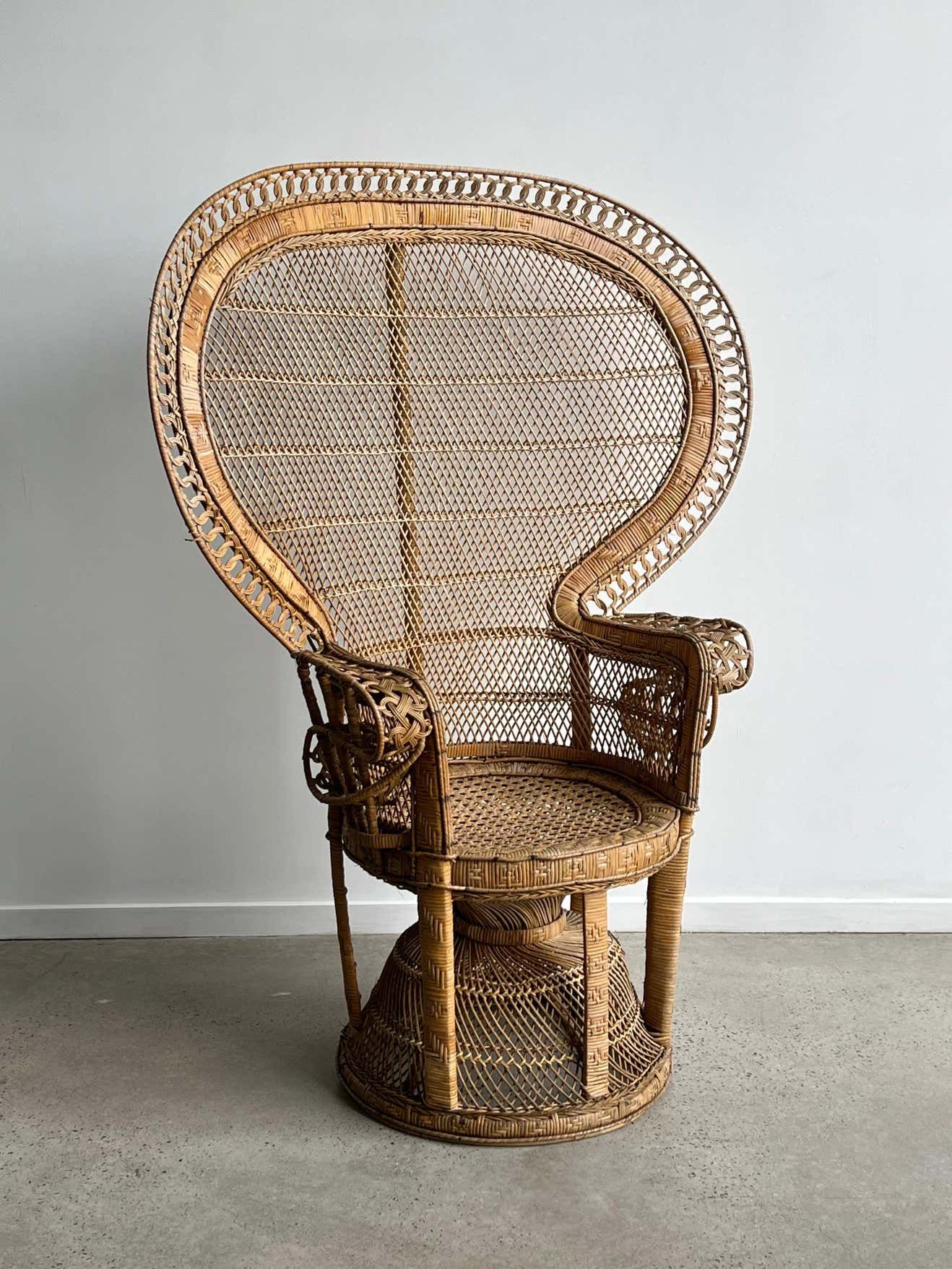 Get completely rested and relaxed with
  wicker chairs