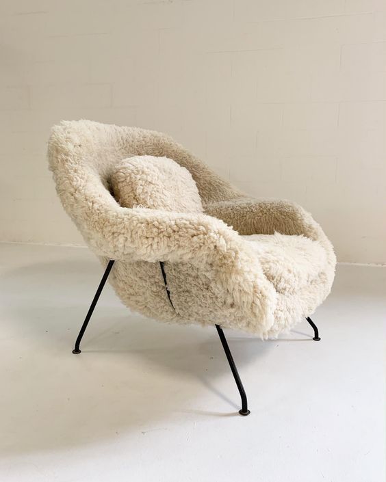 Saarinen Womb Chair | Saarinen womb chair, Womb chair, Modern .