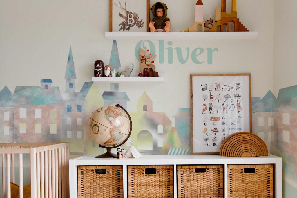 An engaging⁢ wall⁤ mural inspires creativity in your nursery nook