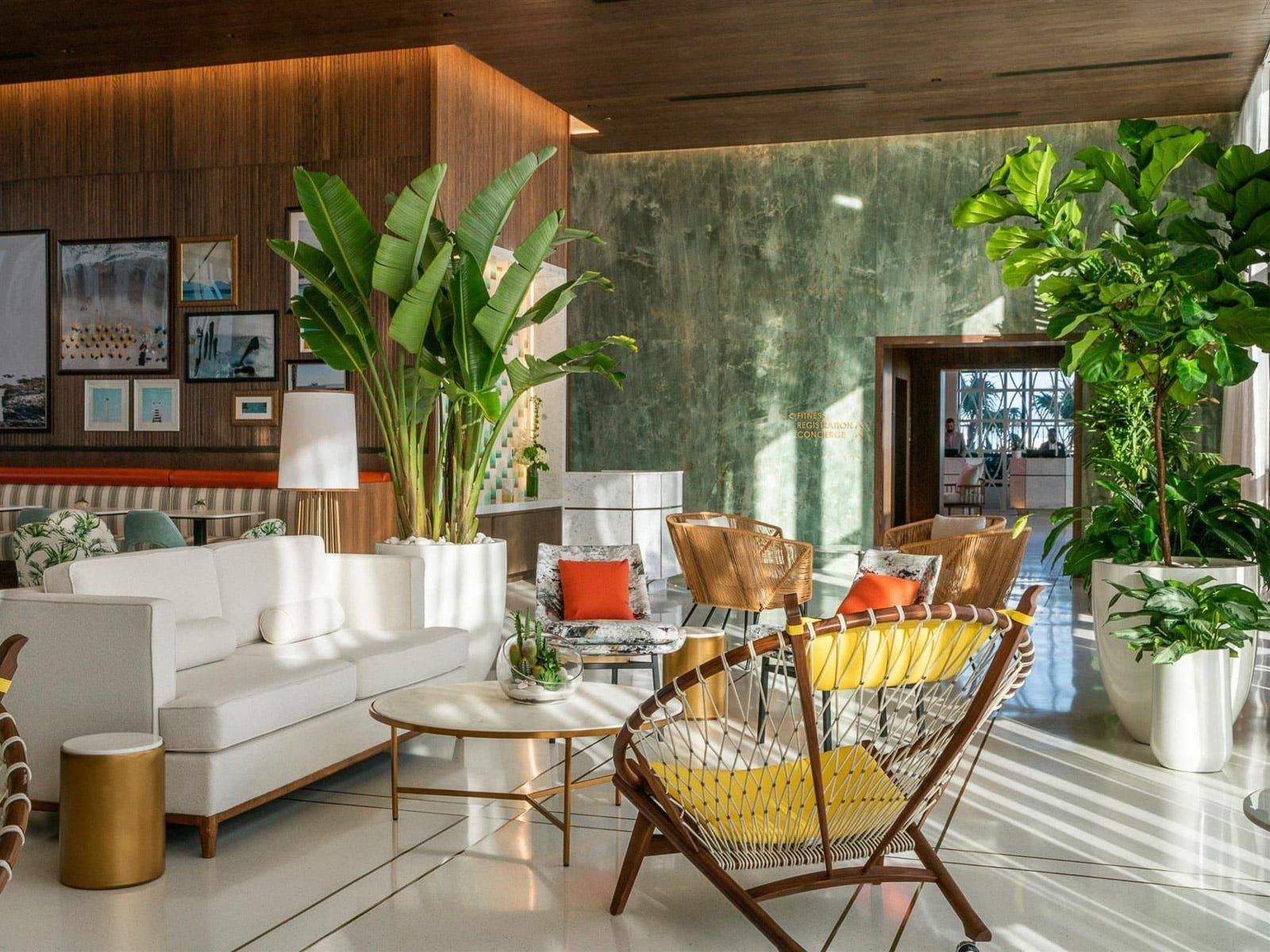 Embrace biophilic design with indoor plants to rejuvenate your ⁤living room